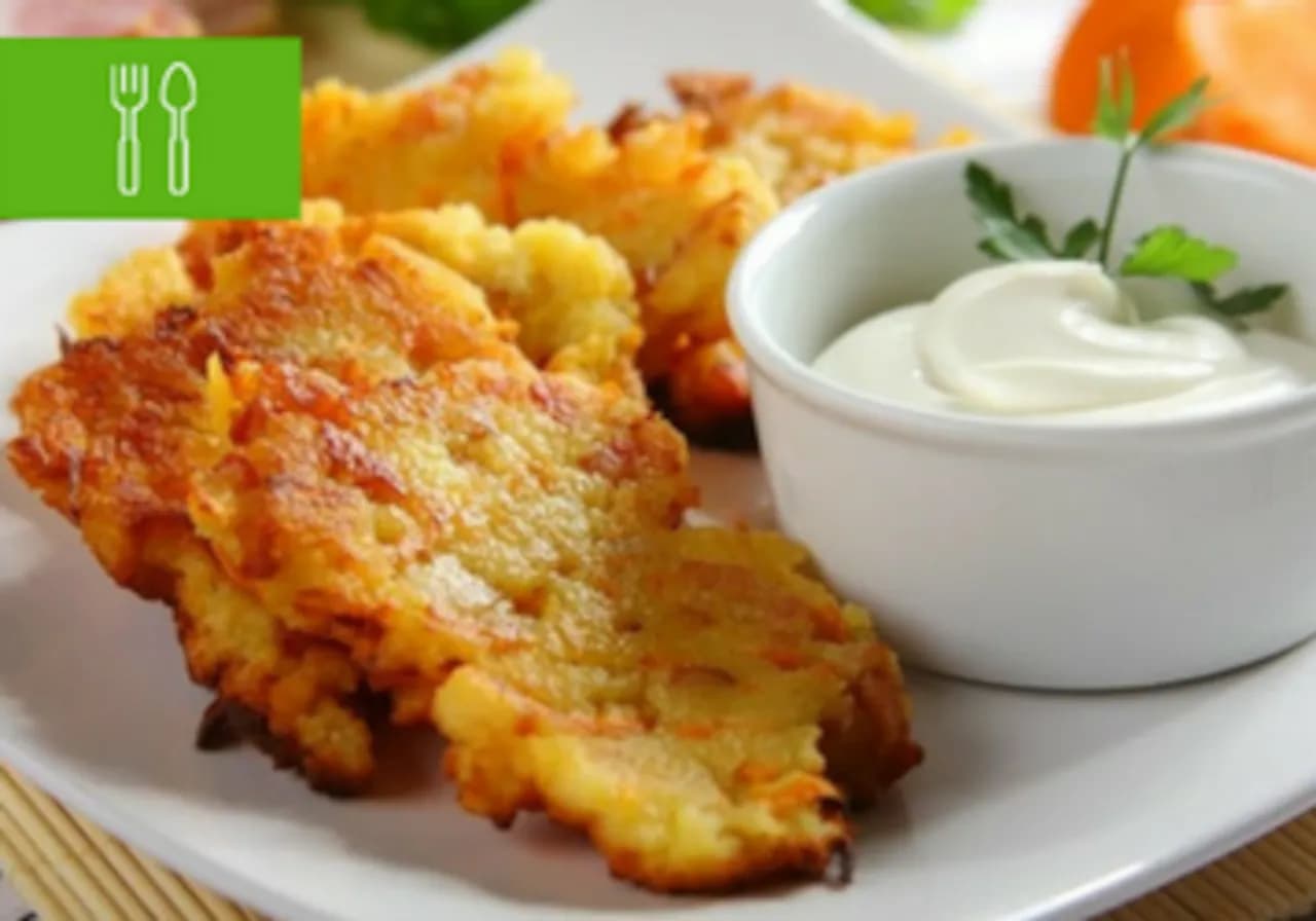 Placki ziemniaczane z czym jeść? Odkryj pyszne dodatki i sosy