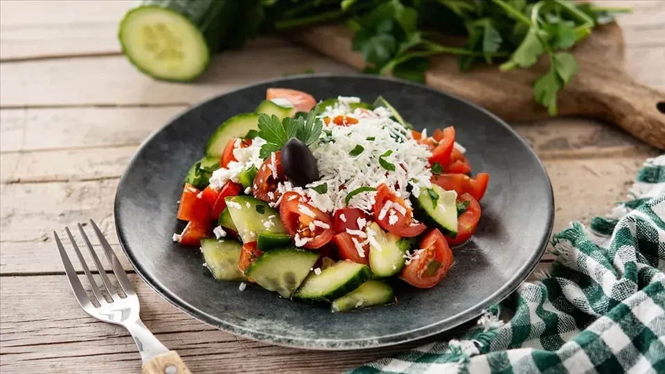 Sałatka szopska jaki ser - najlepsze opcje i najczęstsze błędy