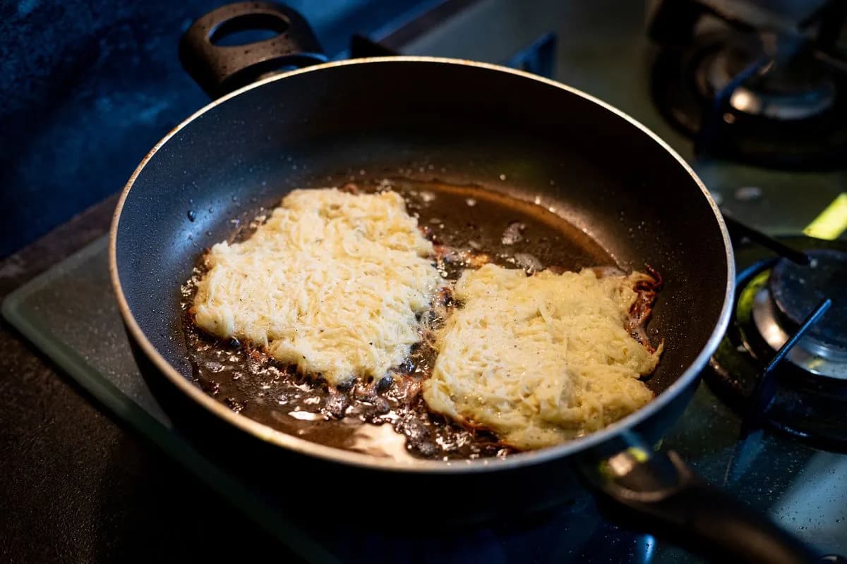 Co zamiast jajek do placków ziemniaczanych? Odkryj najlepsze zamienniki